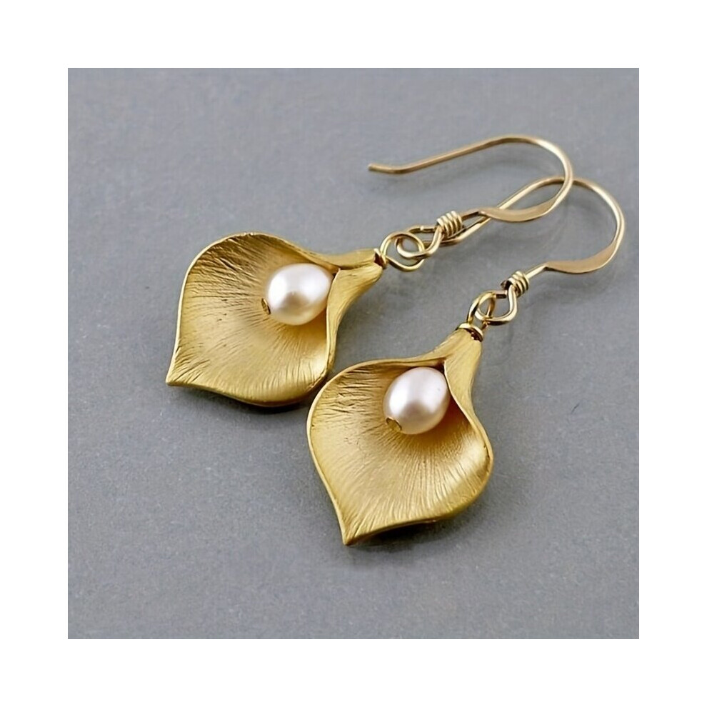 2pcs pair Mens Fashionable Flower & Faux Pearl Earrings For Women - Image 6