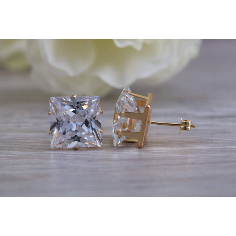 9ct Gold 6 mm Square Basket set Diamond Look Stud Earrings - Image 4