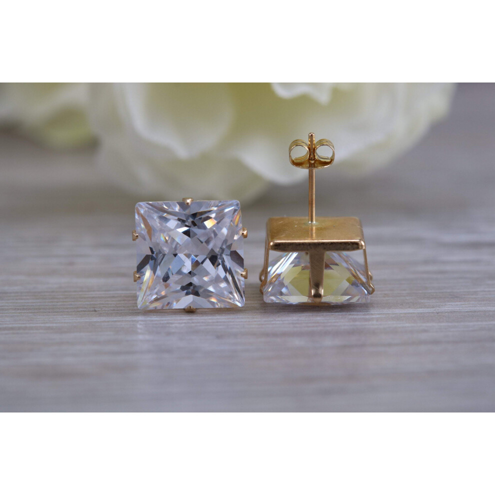 9ct Gold 6 mm Square Basket set Diamond Look Stud Earrings - Image 5