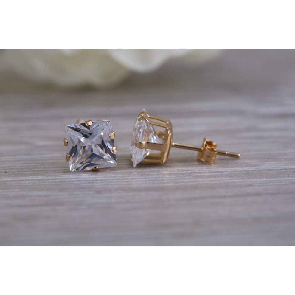 9ct Gold 6 mm Square Basket set Diamond Look Stud Earrings - Image 7