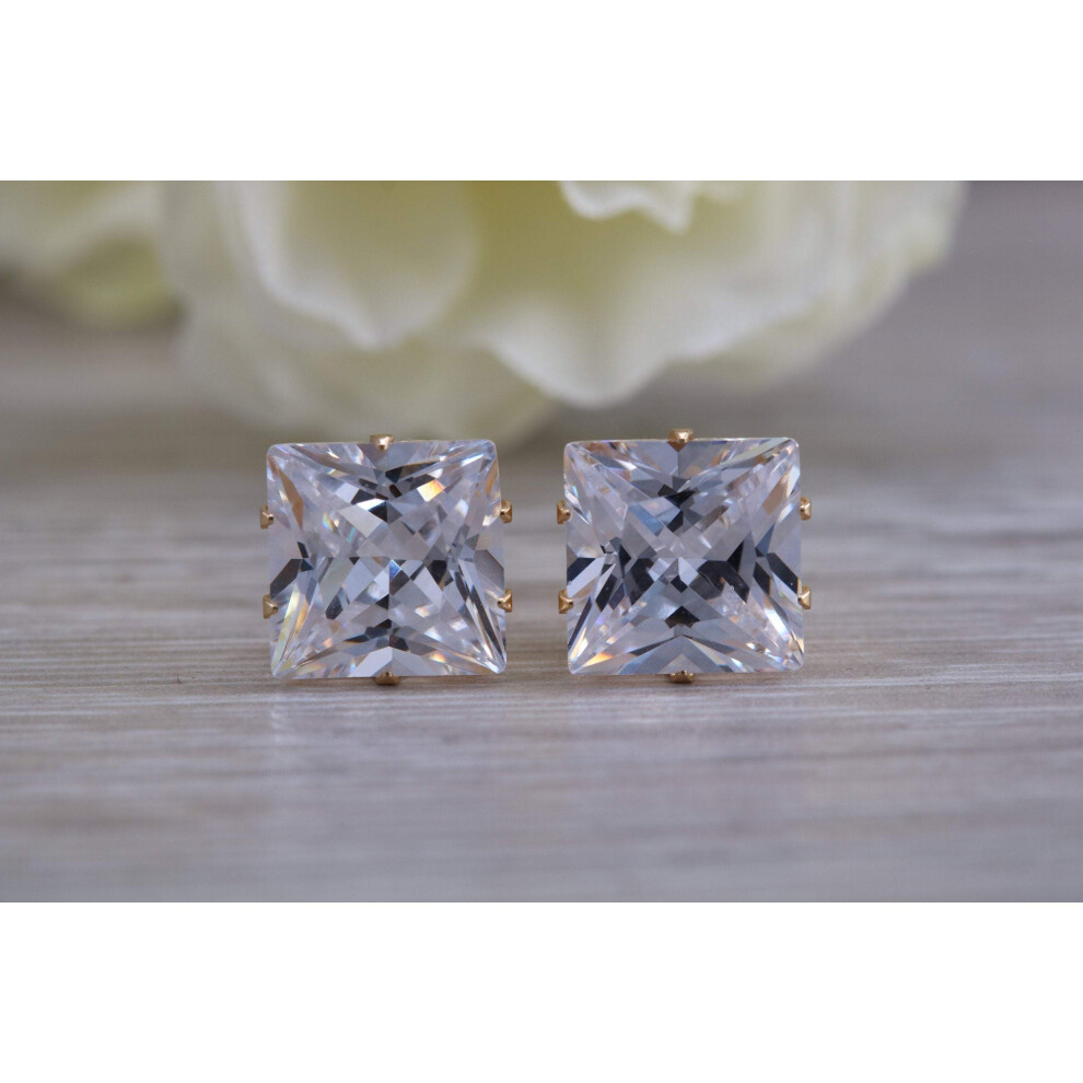 9ct Gold 6 mm Square Basket set Diamond Look Stud Earrings