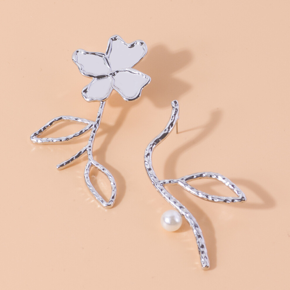 Asymmetric Bold Flower Pearl Earrings Unique Alloy Design For Women - Image 5
