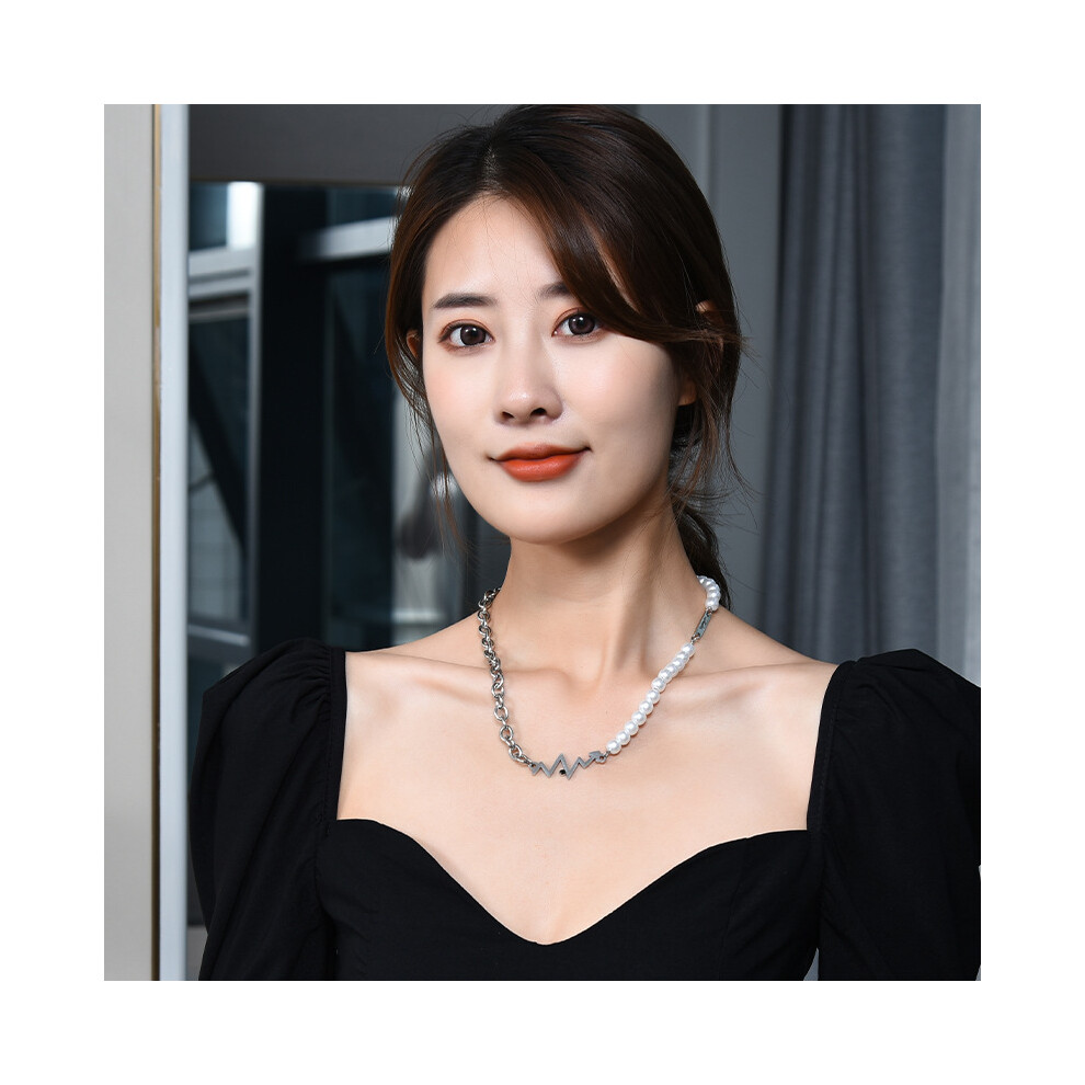 Eyecatching Titanium Steel Heart Necklace With Pearl Inlay For Women Fall Fashion - Image 4