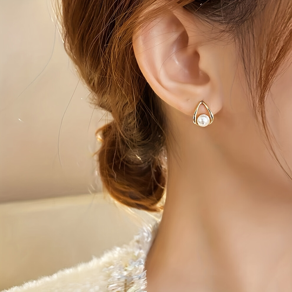 Hollow Geometric Stud Earrings Embellished With Imitation Pearl Vintage Elegant Style For Women Dating Ear Decor - Image 3