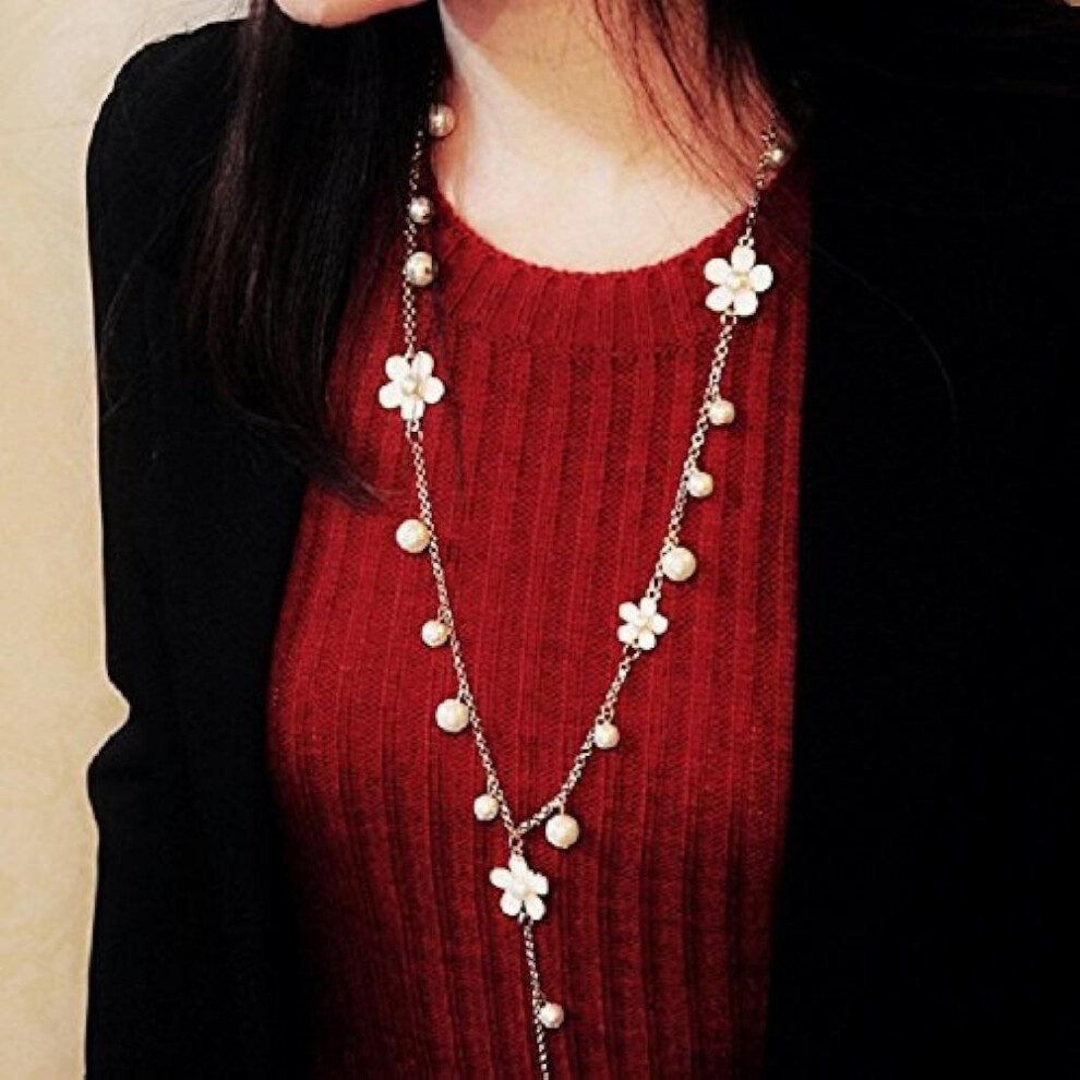 Jewellery Pearl and Florals Base Metal Pendent Long Chain Pendant Stylish Necklace for (White, en) - Image 3